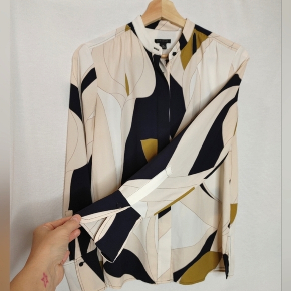 Ann Taylor Blouse Top Long Sleeve Button Front Abstract Cream.Bkue Pink XS - Picture 5 of 9